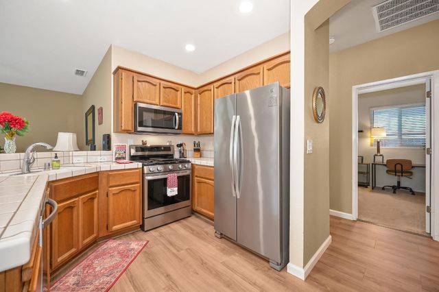 9158 Rose Parade Way, Sacramento, CA 95826