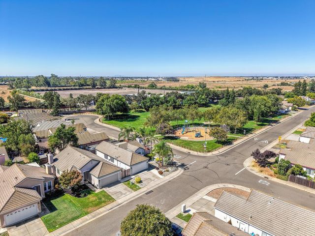 9158 Rose Parade Way, Sacramento, CA 95826