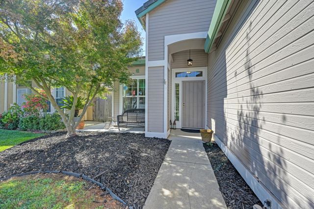 9158 Rose Parade Way, Sacramento, CA 95826