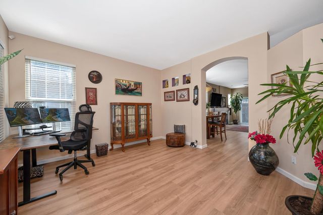 9158 Rose Parade Way, Sacramento, CA 95826