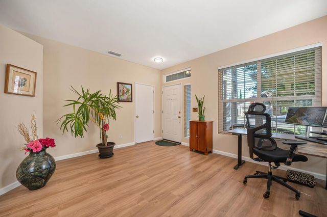 9158 Rose Parade Way, Sacramento, CA 95826