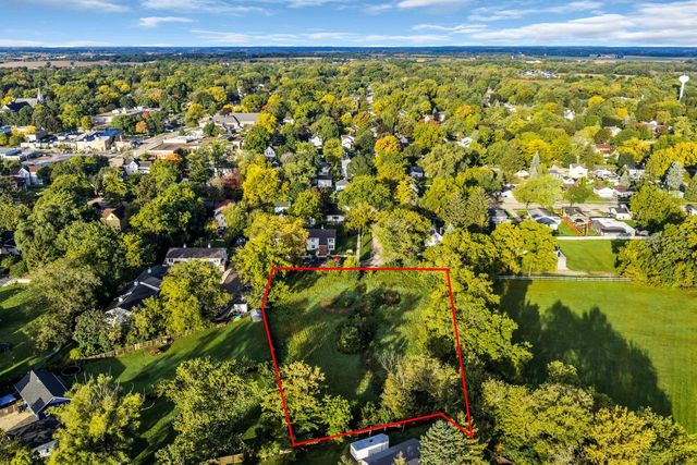 216 E JEFFERSON STREET, Elkhorn, WI 53121