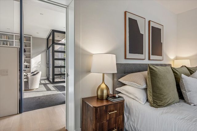 2209 N Seminary Avenue, Chicago, IL 60614