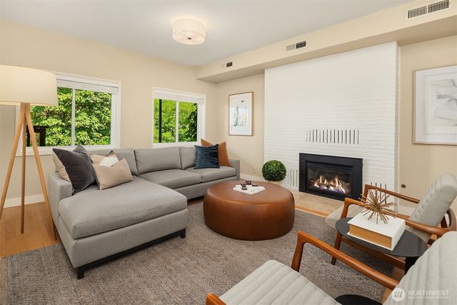 3218 36th Avenue SW, Seattle, WA 98126