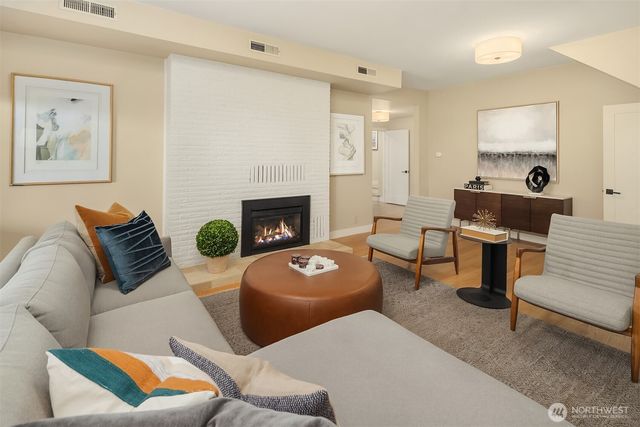 3218 36th Avenue SW, Seattle, WA 98126