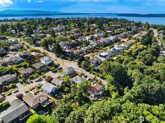 3218 36th Avenue SW, Seattle, WA 98126