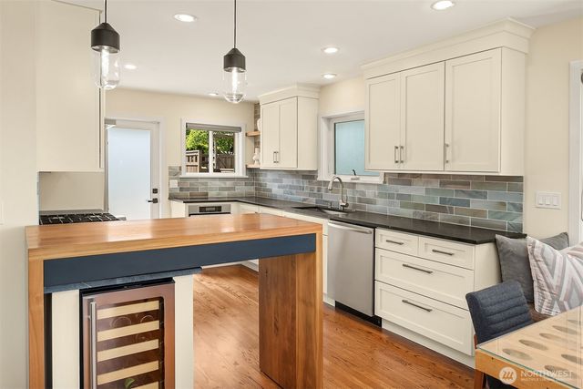 3218 36th Avenue SW, Seattle, WA 98126