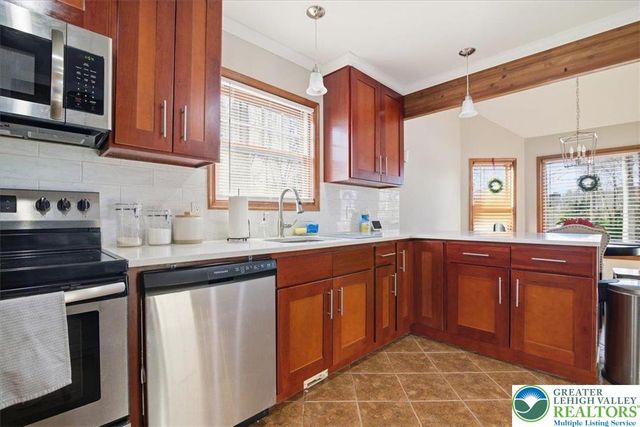 161 Escoll Drive, East Stroudsburg, PA 18301