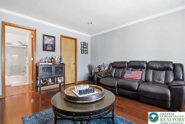 161 Escoll Drive, East Stroudsburg, PA 18301