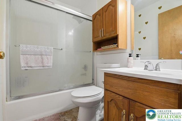 161 Escoll Drive, East Stroudsburg, PA 18301