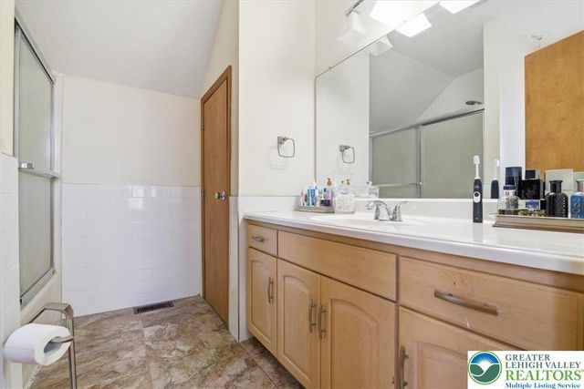 161 Escoll Drive, East Stroudsburg, PA 18301