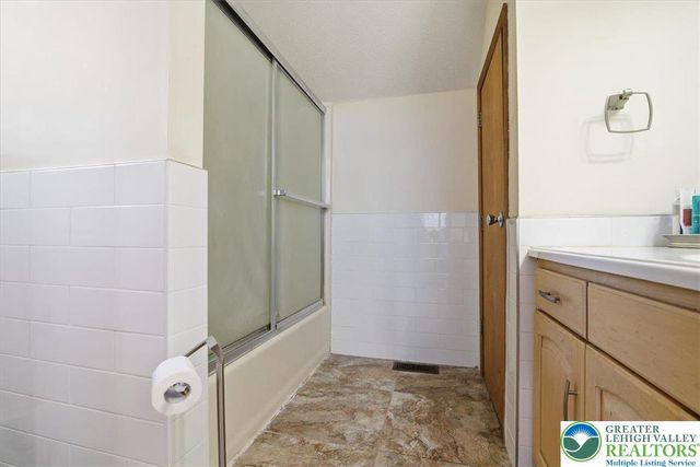 161 Escoll Drive, East Stroudsburg, PA 18301