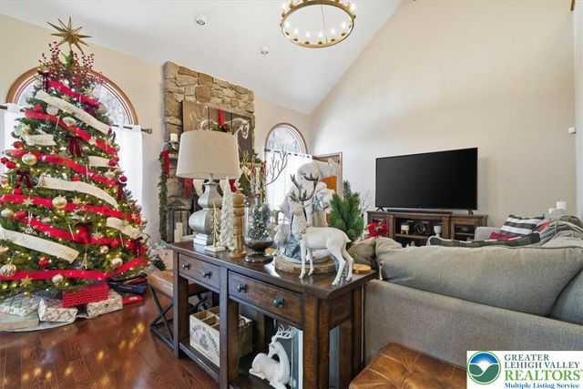 161 Escoll Drive, East Stroudsburg, PA 18301