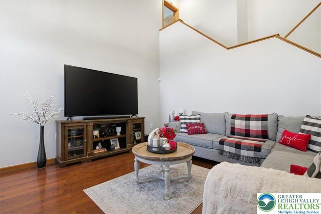 161 Escoll Drive, East Stroudsburg, PA 18301