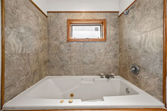 231 31st St Drive SE, Cedar Rapids, IA 52403