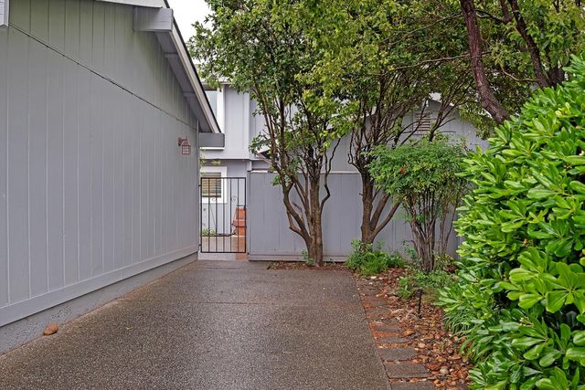 3259 Amethyst Ln, Cameron Park, CA 95682