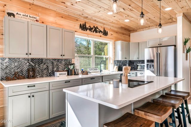3138 Stepping Stone Drive, Sevierville, TN 37862