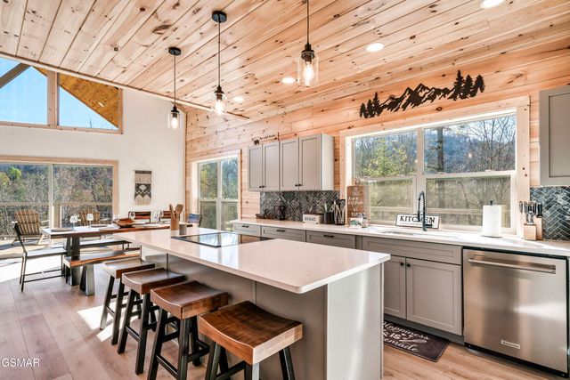 3138 Stepping Stone Drive, Sevierville, TN 37862