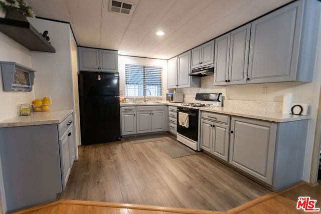 2755 Arrow Highway Highway 111, La Verne, CA 91750