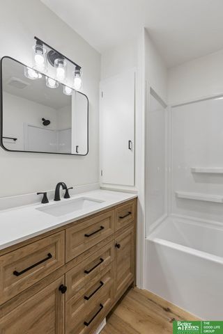 1911 S 48 Avenue, Omaha, NE 68106
