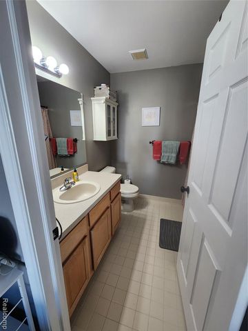 16839 Dover Drive 140, Northville, MI 48168