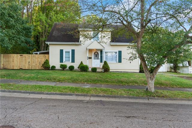 2948 Trenton Road, Akron, OH 44312