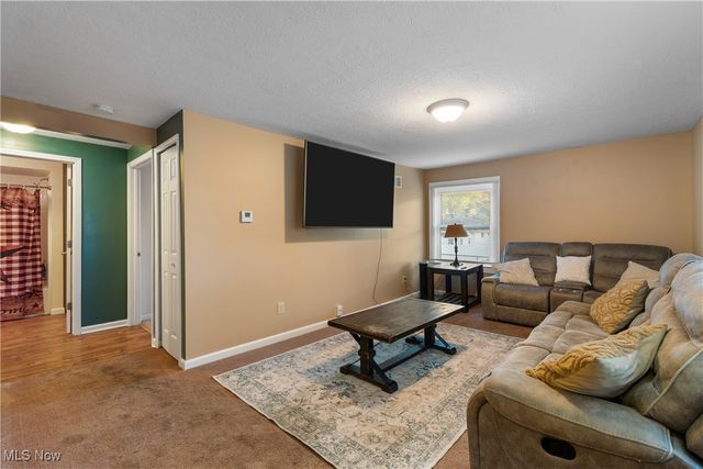 2948 Trenton Road, Akron, OH 44312