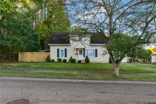2948 Trenton Road, Akron, OH 44312