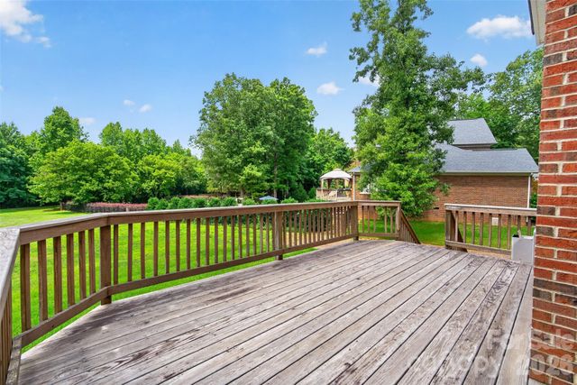 1900 Crestgate Drive, Waxhaw, NC 28173