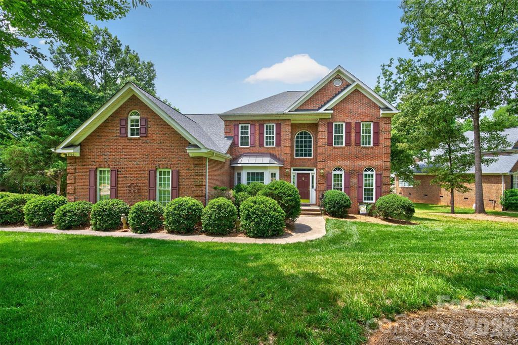 1900 Crestgate Drive, Waxhaw, NC 28173