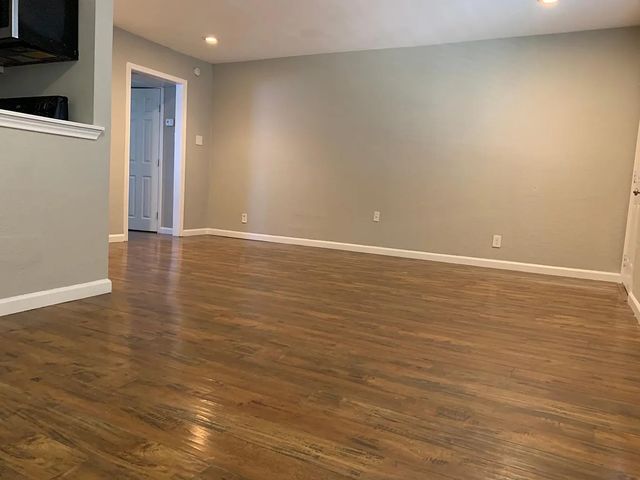 4950 Live Oak Street 108, Dallas, TX 75206