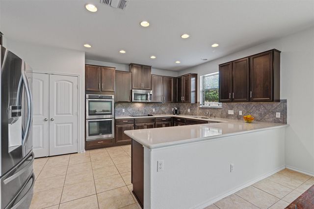 804 Water Hyacinth LOOP, Leander, TX 78641