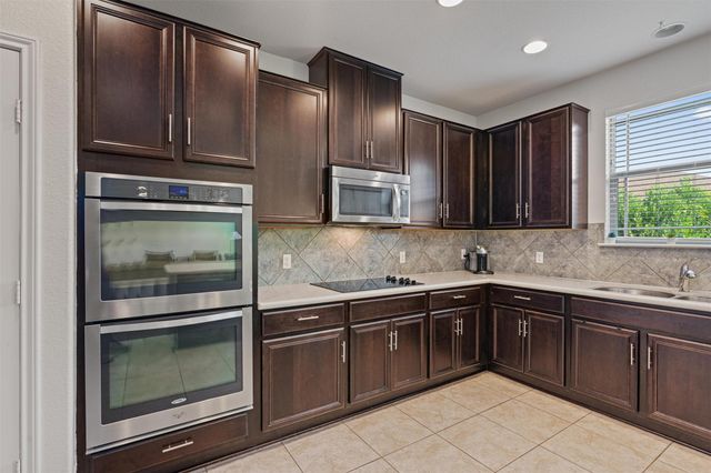 804 Water Hyacinth LOOP, Leander, TX 78641