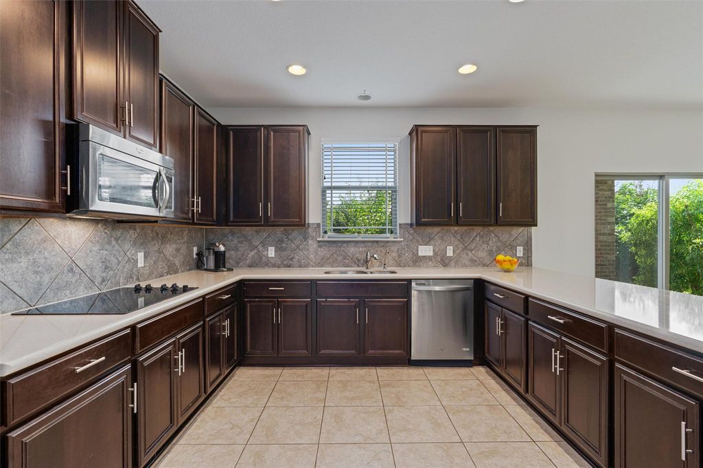 804 Water Hyacinth LOOP, Leander, TX 78641