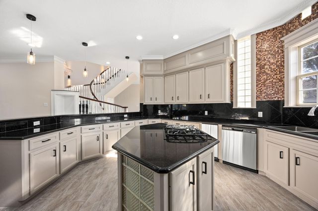 1002 Island View, League City, TX 77565