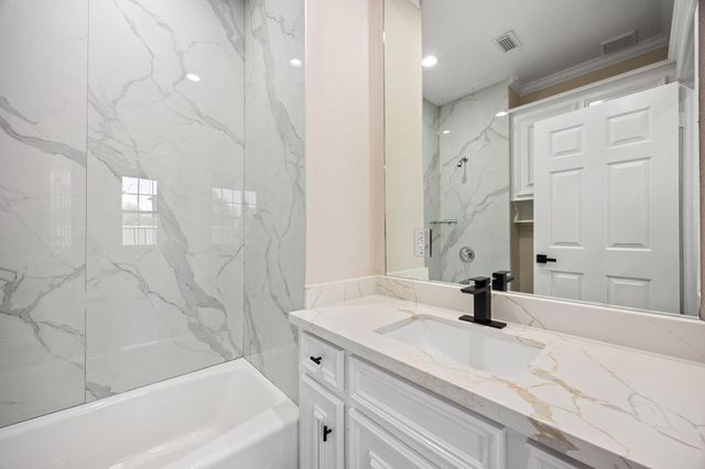 1002 Island View, League City, TX 77565