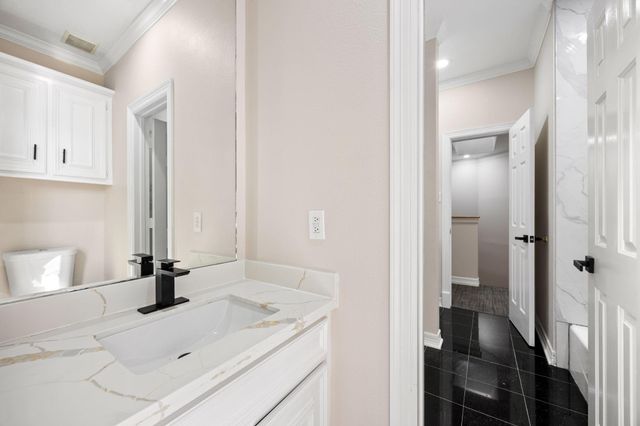 1002 Island View, League City, TX 77565