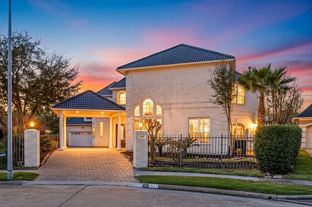 1002 Island View, League City, TX 77565