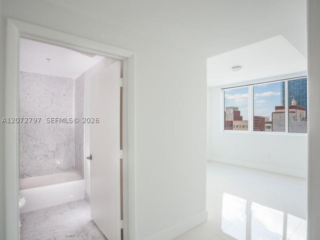 244 Biscayne Blvd 2402, Miami, FL 33132