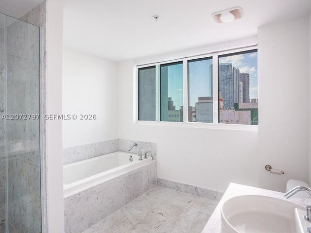 244 Biscayne Blvd 2402, Miami, FL 33132