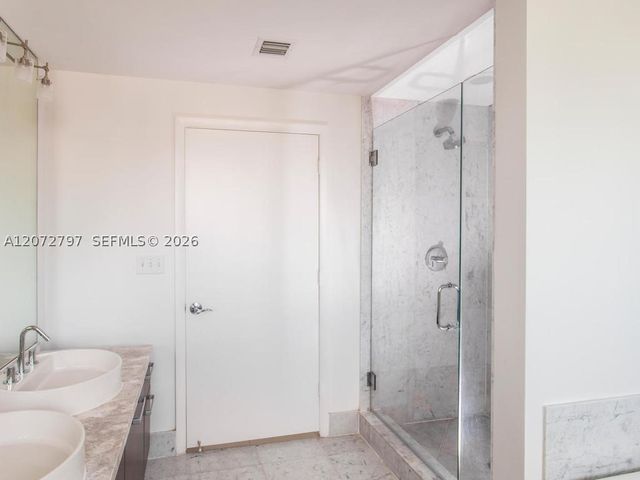 244 Biscayne Blvd 2402, Miami, FL 33132