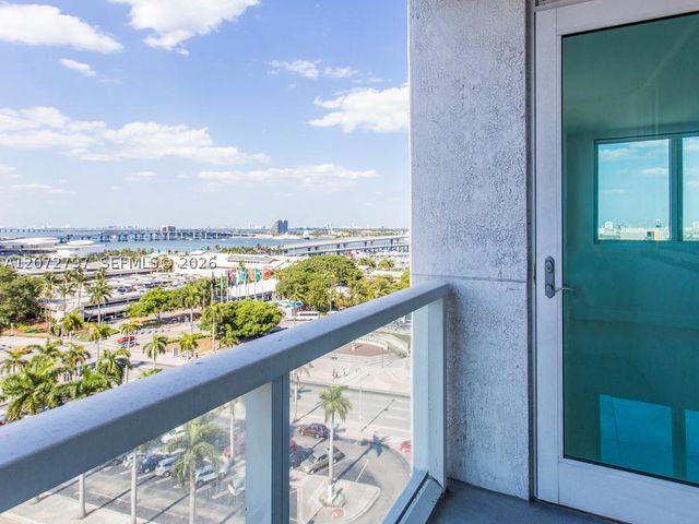 244 Biscayne Blvd 2402, Miami, FL 33132