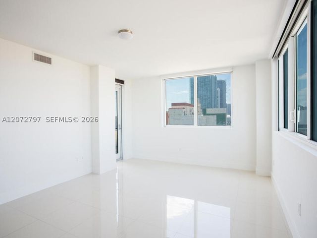 244 Biscayne Blvd 2402, Miami, FL 33132