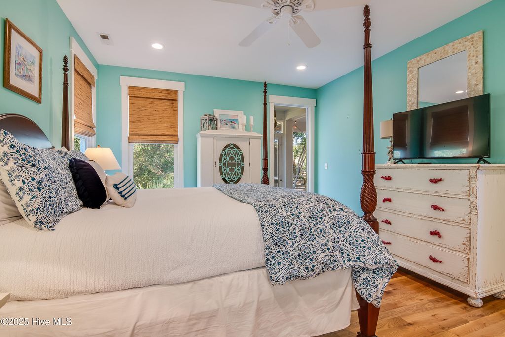 Image 17 of property listing at 11 Red Cedar Trail, Southport, NC 28461