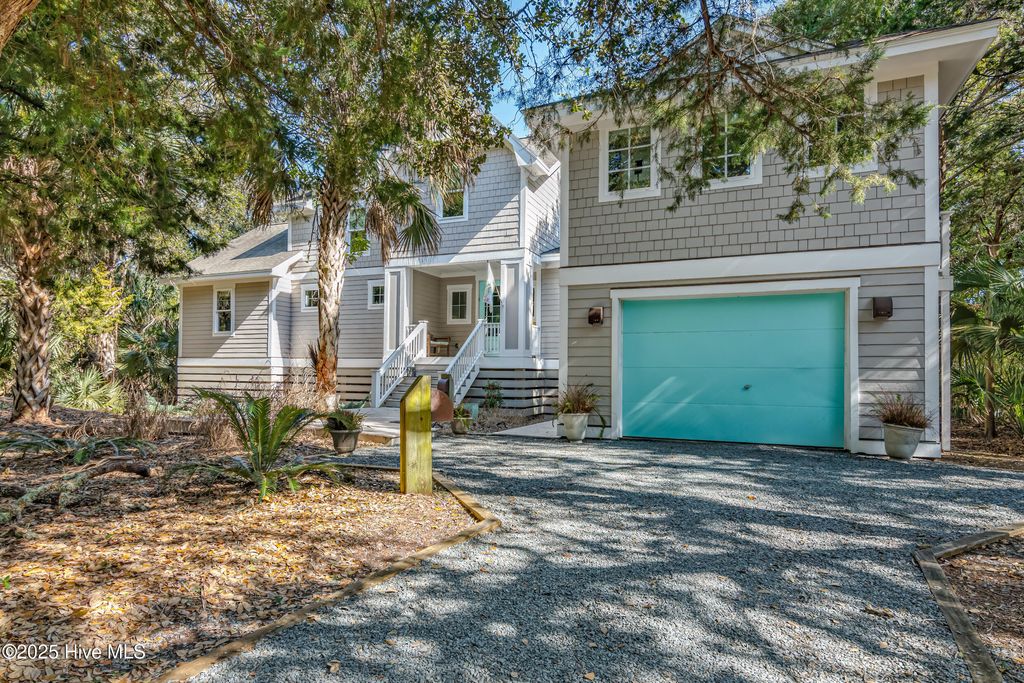 Image 2 of property listing at 11 Red Cedar Trail, Southport, NC 28461