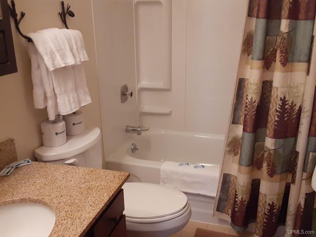 1180 Range View Drive B-2, Hurley, WI 54534