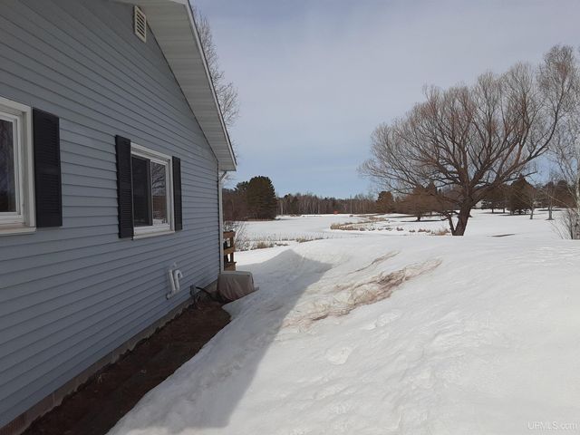 1180 Range View Drive B-2, Hurley, WI 54534