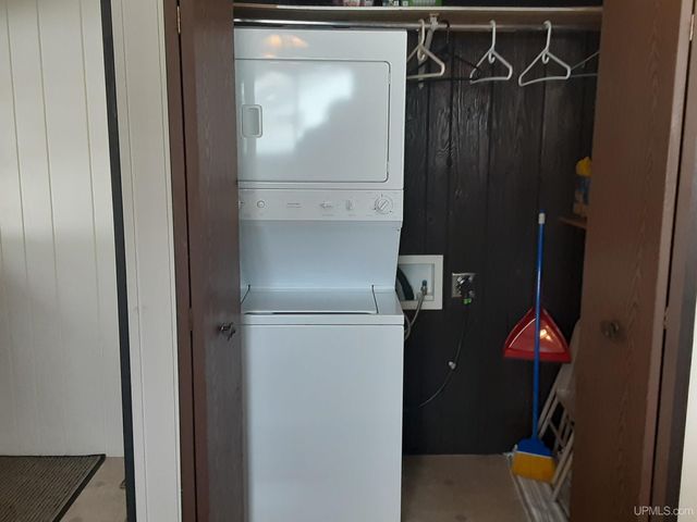 1180 Range View Drive B-2, Hurley, WI 54534