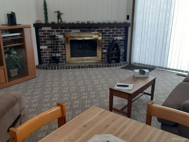 1180 Range View Drive B-2, Hurley, WI 54534