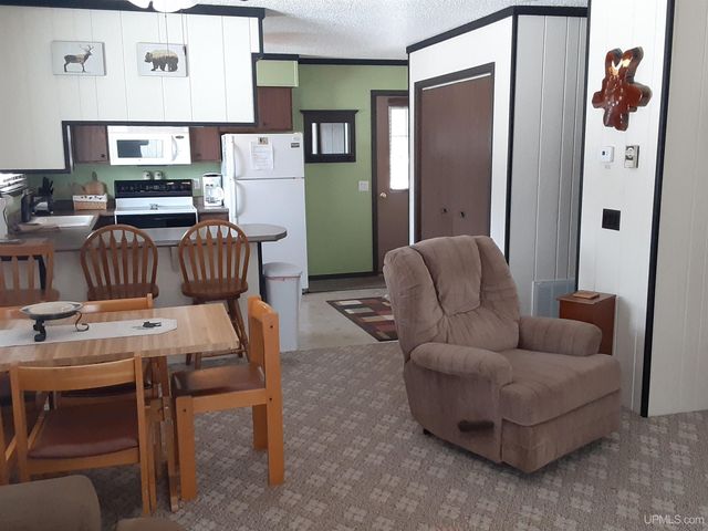 1180 Range View Drive B-2, Hurley, WI 54534